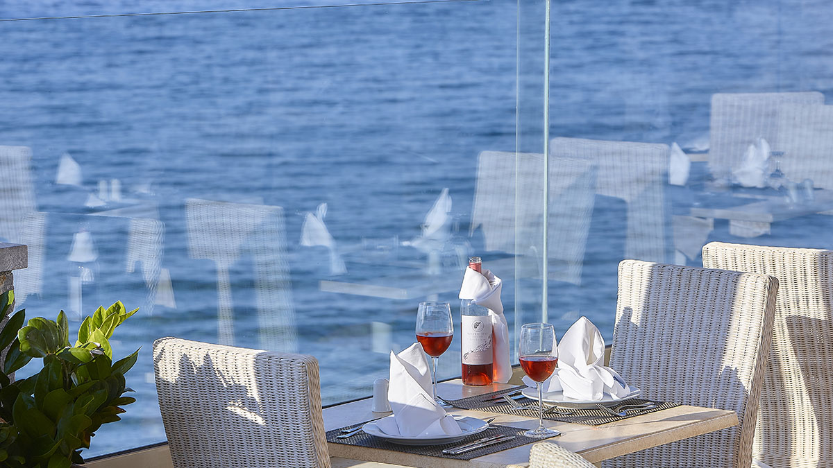 Alexander Beach Hotel & Village